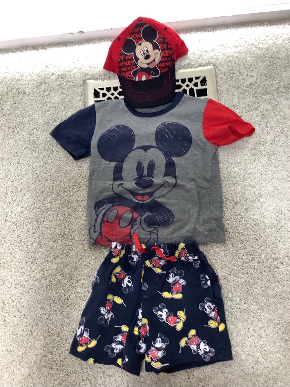 Disney Micky outfit/4T Hat,Shirt, and shorts